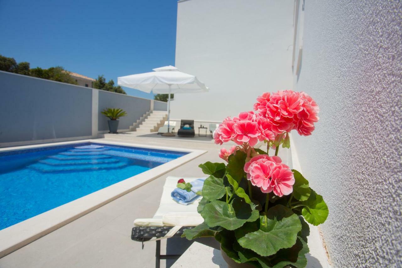 Hotel Paradise Punta Nečujam 外观 照片